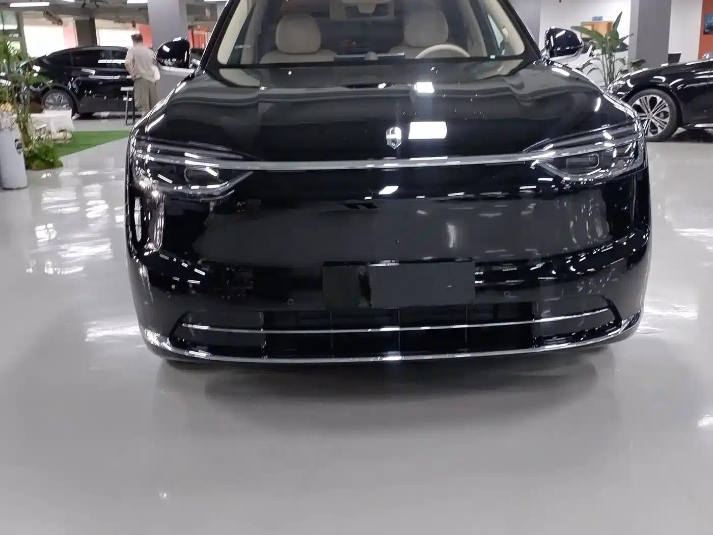Wenjie M7 2026 Extended Range Max 4WD Version (6 Seats, 896-line LiDAR) — миниатюра 2