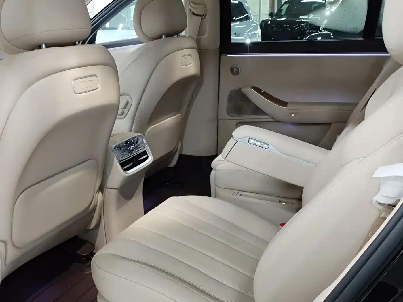 Wenjie M7 2026 Extended Range Max 4WD Version (6 Seats, 896-line LiDAR) — миниатюра 6