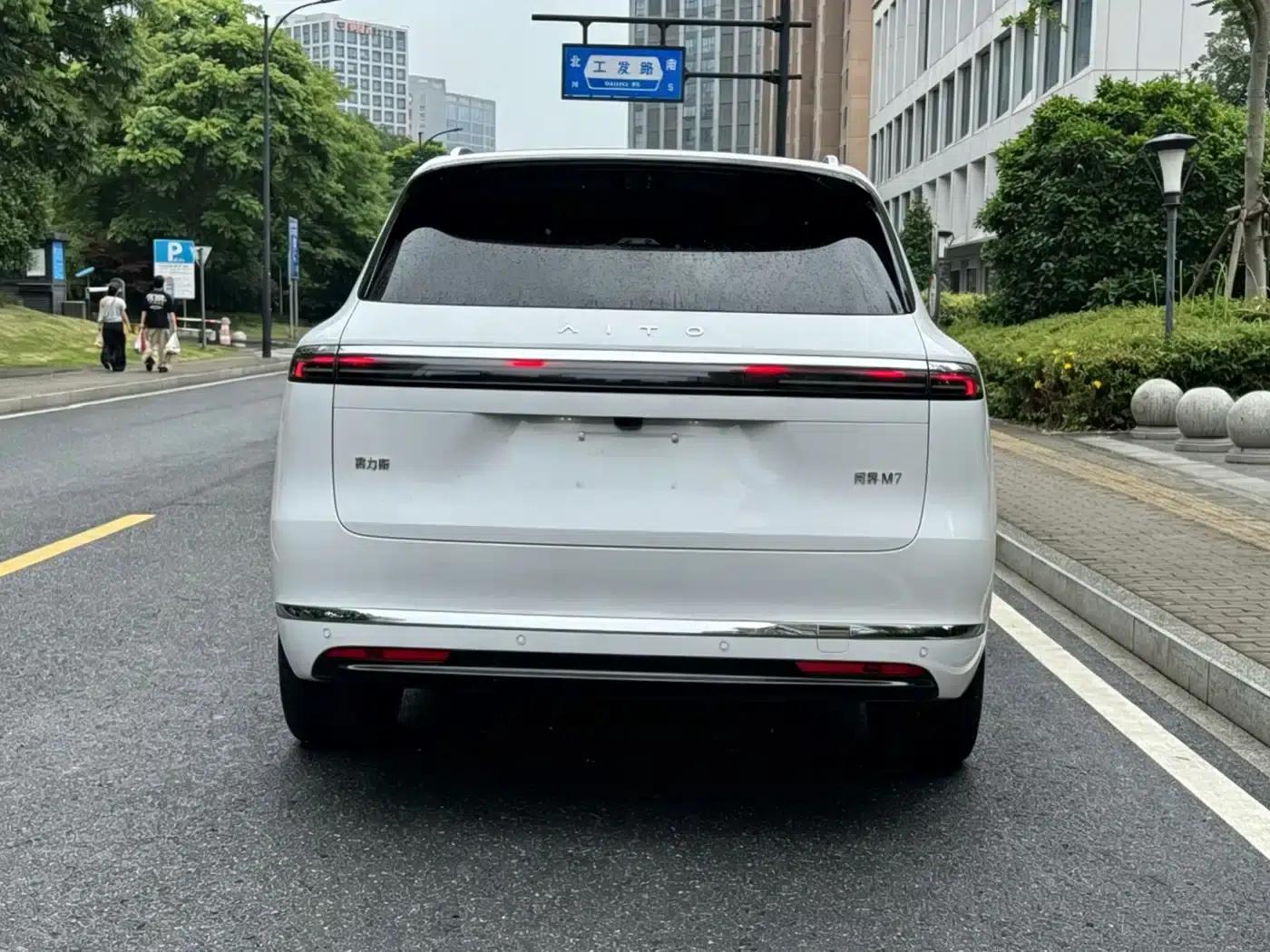 Wenjie M7 2026 Model Extended Range Ultra 4WD Version (6 Seats, 192-line LiDAR) — миниатюра 5
