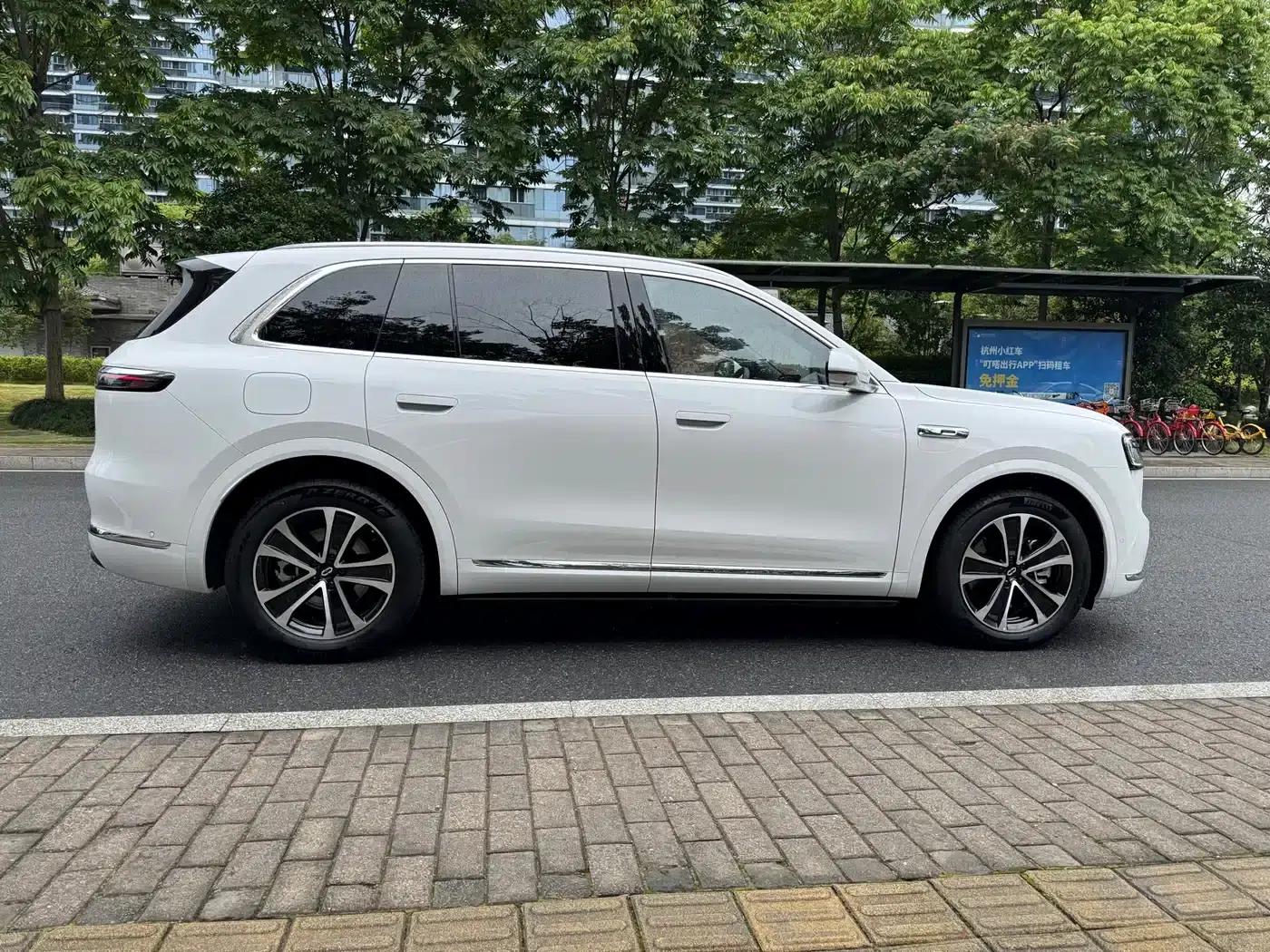 Wenjie M7 2026 Model Extended Range Ultra 4WD Version (6 Seats, 192-line LiDAR) — миниатюра 7