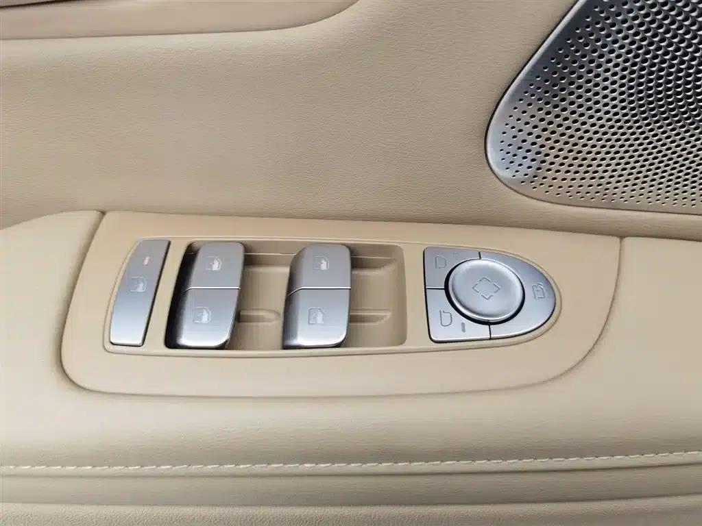 Wenjie M7 2024 1.5T AWD Plus Edition 5-seater — миниатюра 9