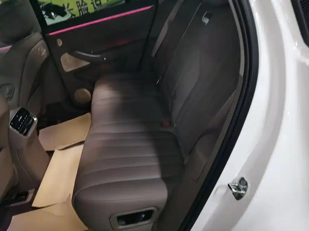 Wenjie M7 2026 Extended Range Max 4WD 5-Seater (192-line LiDAR) — миниатюра 13