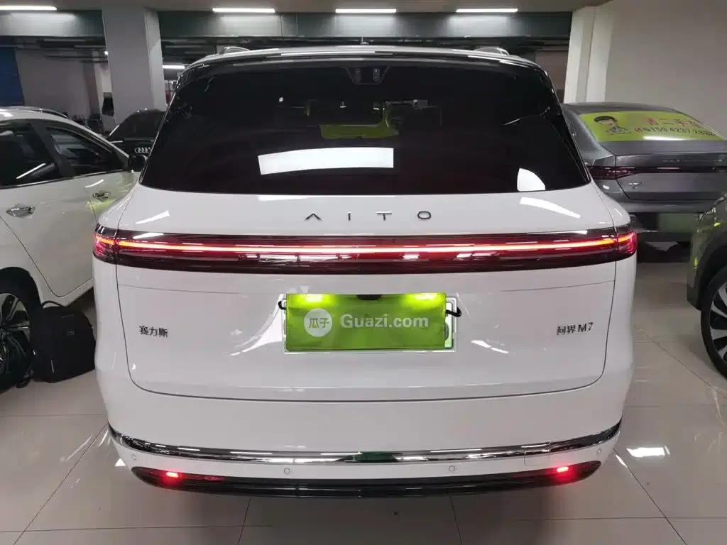 Wenjie M7 2026 Extended Range Max 4WD 5-Seater (192-line LiDAR) — миниатюра 4