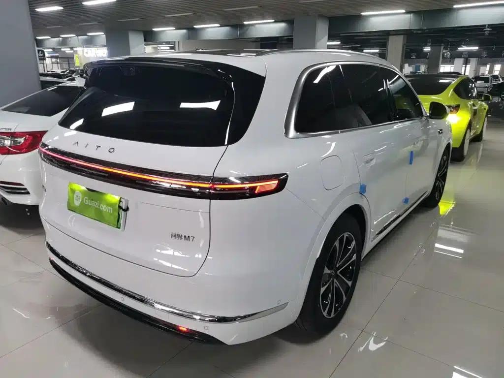 Wenjie M7 2026 Extended Range Max 4WD 5-Seater (192-line LiDAR) — миниатюра 5