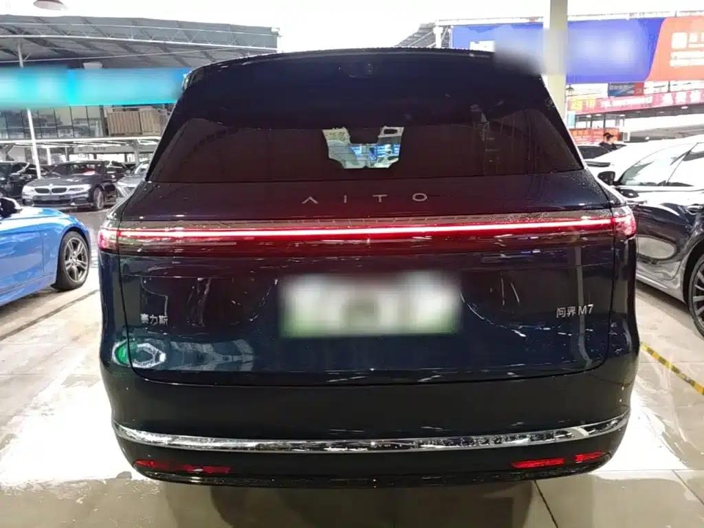 Wenjie M7 2026 Extended Range Ultra 4WD 6-Seater (192-line LiDAR) — миниатюра 6