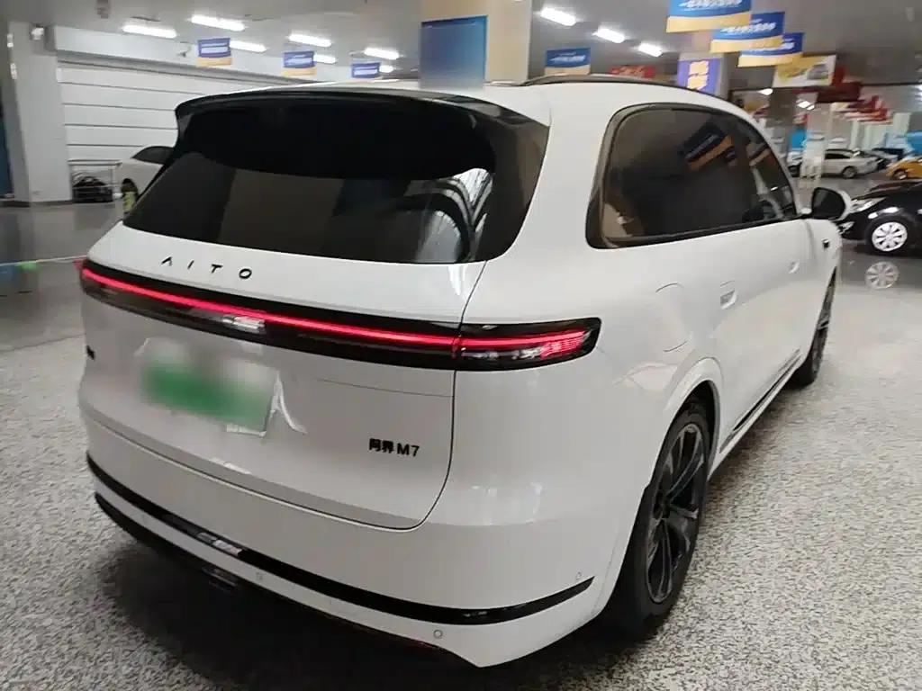 Wenjie M7 2026 Extended Range Ultra 4WD 6-Seater (192-line LiDAR) — миниатюра 7