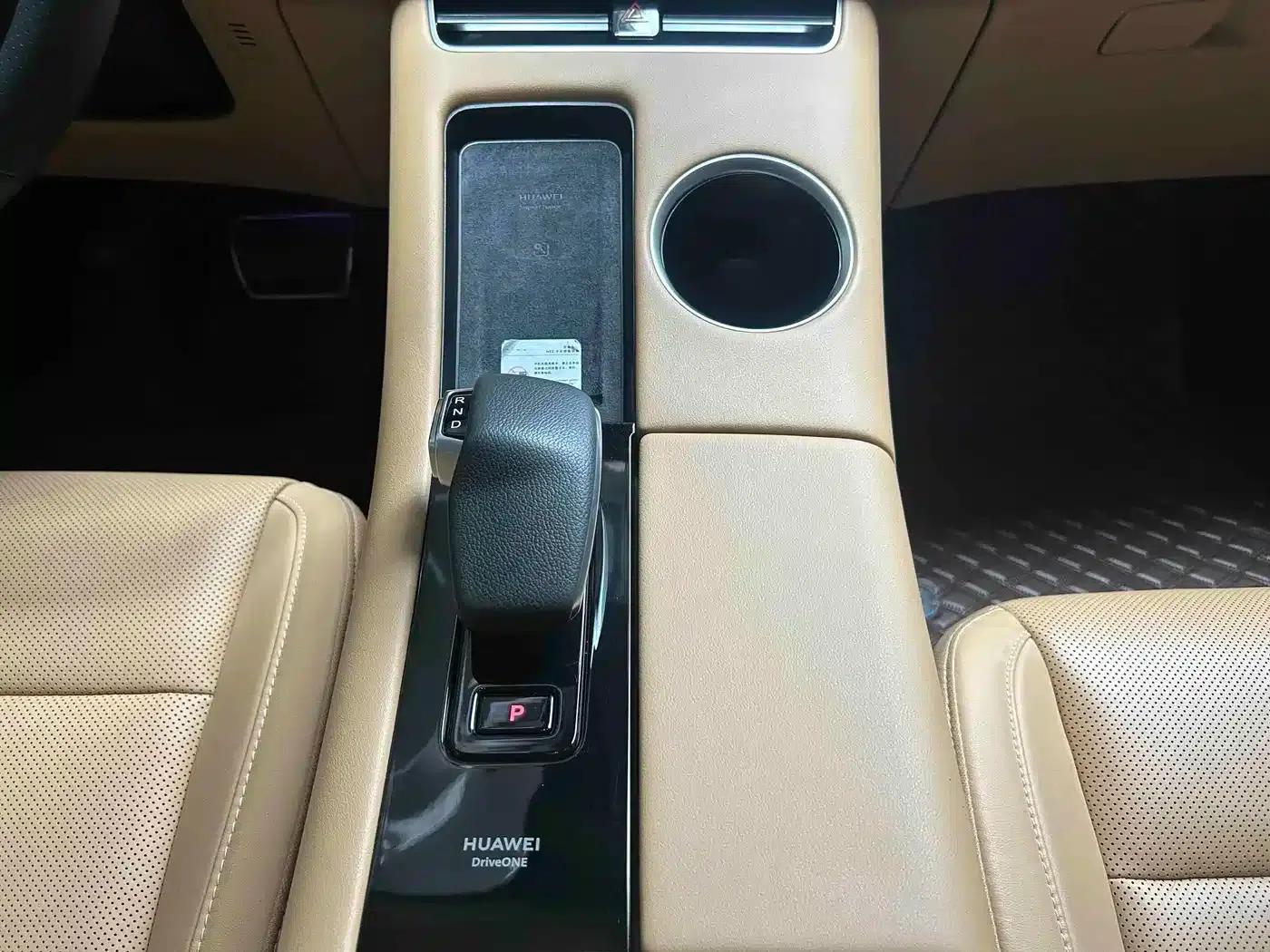 Wenjie M5 2022 Extended Range 4WD Ultimate Edition — миниатюра 5