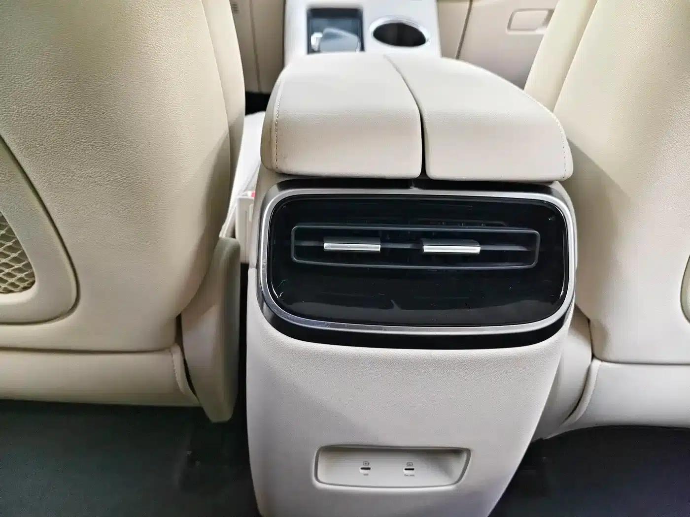 Wenjie M5 2022 Extended Range 4WD Ultimate Edition — миниатюра 14
