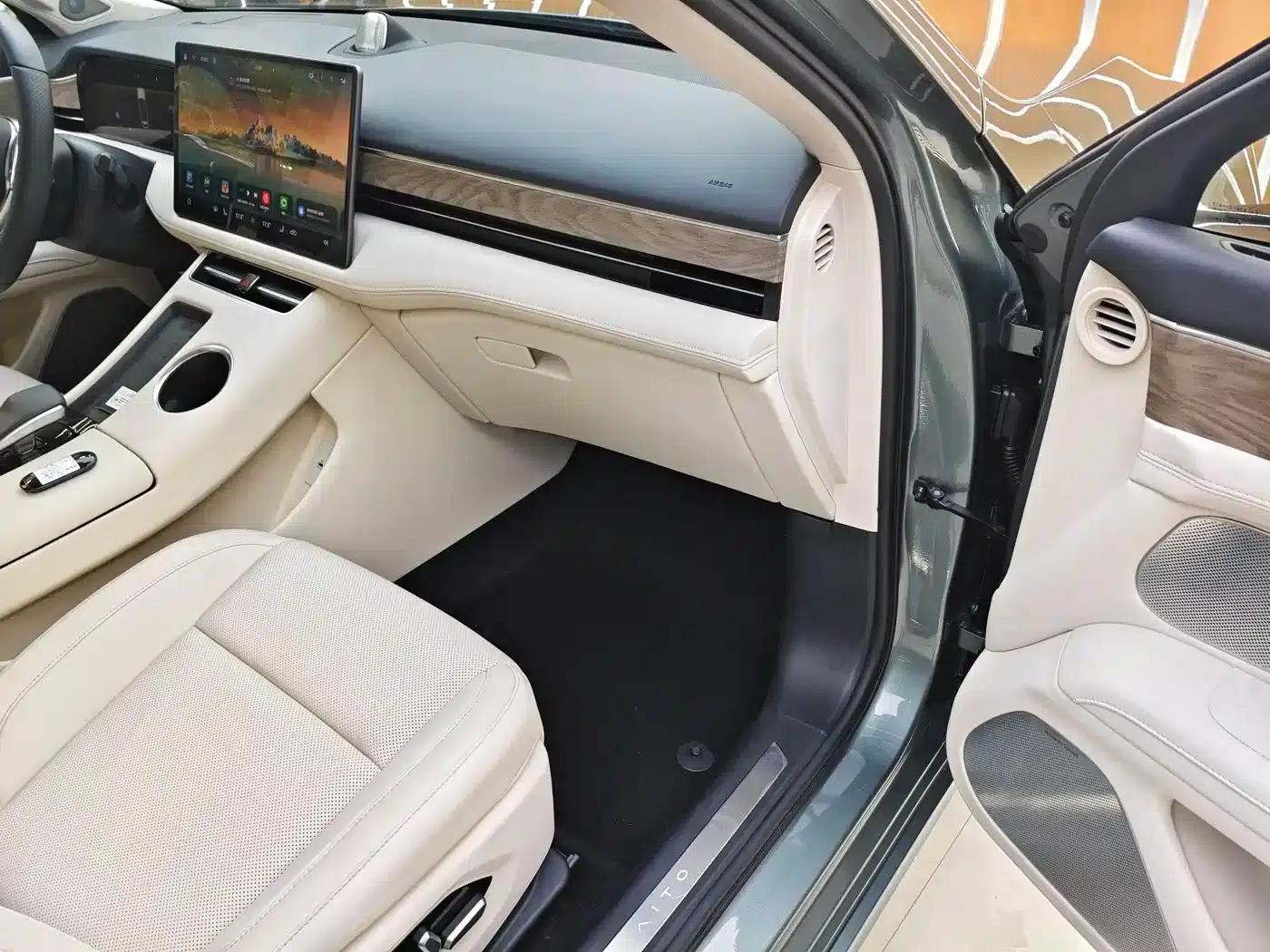 Wenjie M5 2022 Extended Range 4WD Ultimate Edition — миниатюра 15
