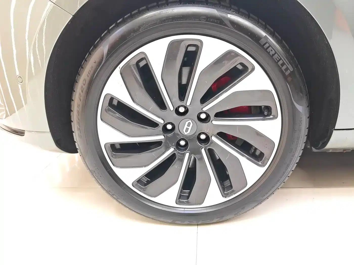 Wenjie M5 2022 Extended Range 4WD Ultimate Edition — миниатюра 5