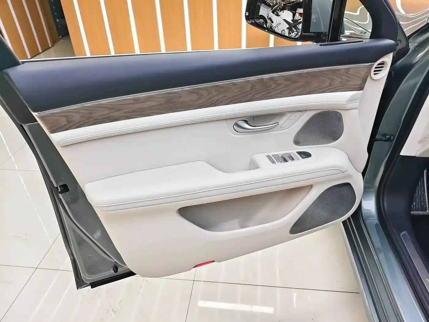 Wenjie M5 2022 Extended Range 4WD Ultimate Edition — миниатюра 6