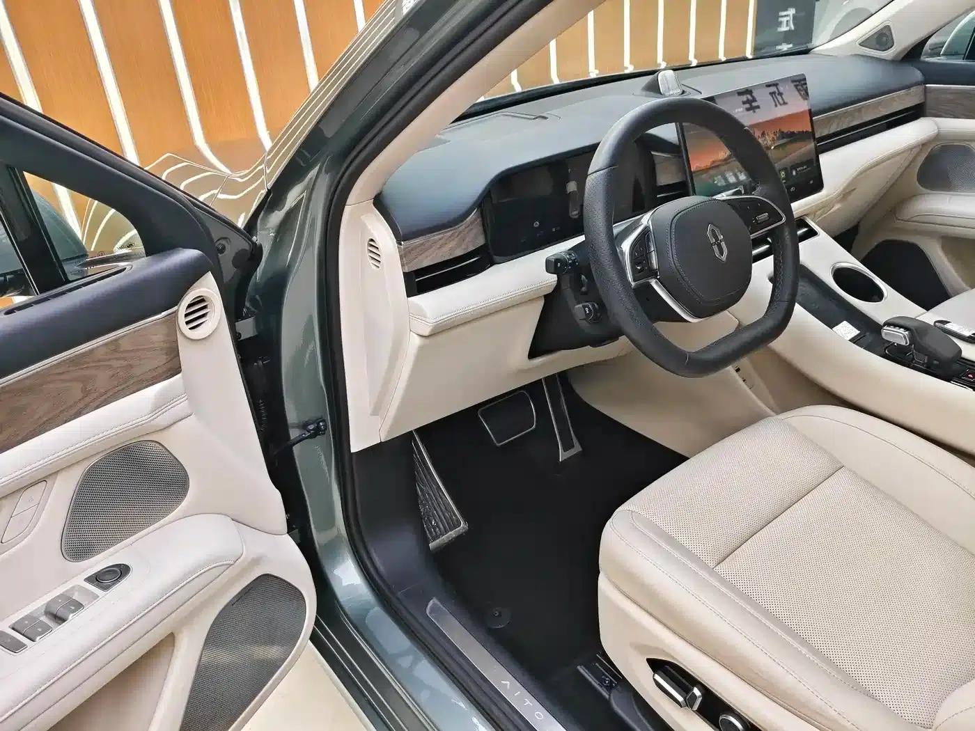 Wenjie M5 2022 Extended Range 4WD Ultimate Edition — миниатюра 7