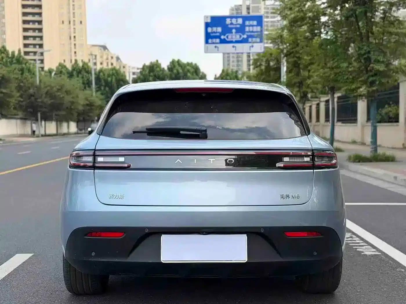 Wenjie M5 2023 Extended Range 4WD Intelligent Driving Edition — миниатюра 8
