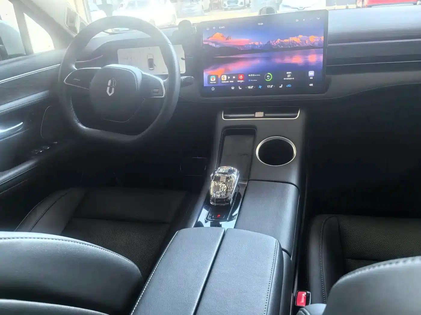 Wenjie M5 2022 Extended Range AWD Performance Edition — миниатюра 6