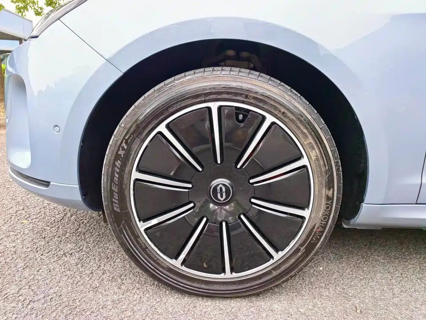 Wenjie M5 2022 Extended Range 4WD Flagship Edition — миниатюра 18