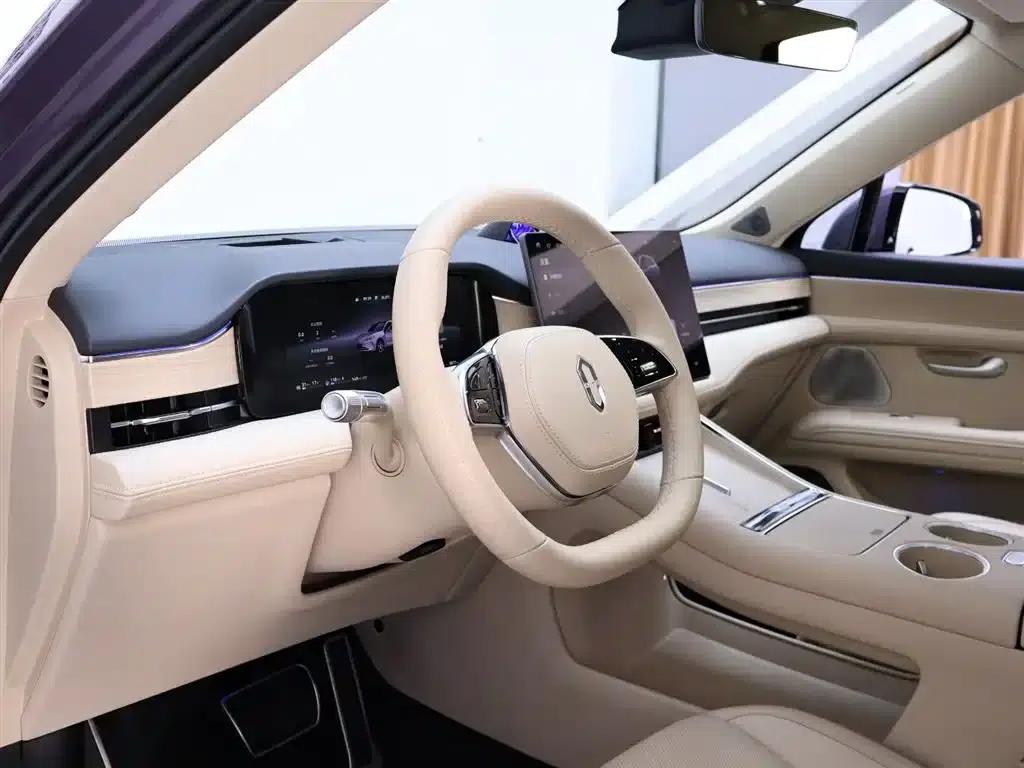 Wenjie M5 2025 Extended Range Ultra 4WD — миниатюра 11