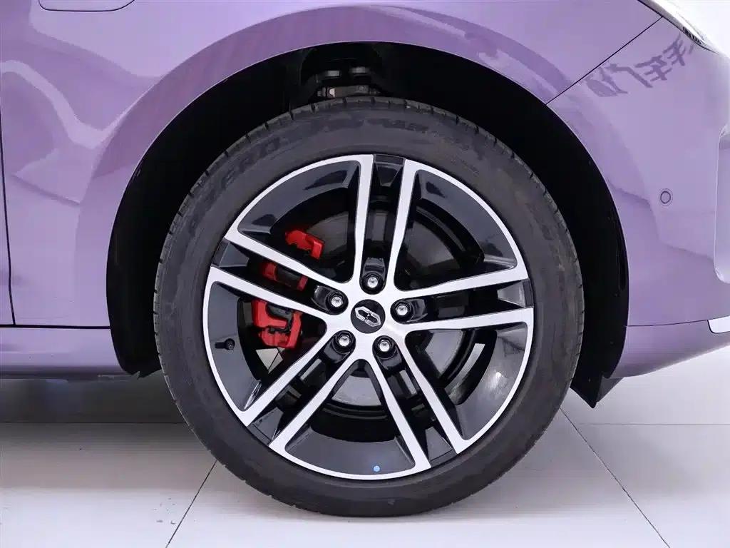Wenjie M5 2025 Extended Range Ultra 4WD — миниатюра 6