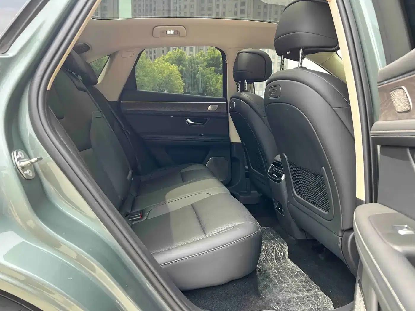 Wenjie M5 2023 Extended Range 4WD Intelligent Driving Edition — миниатюра 8