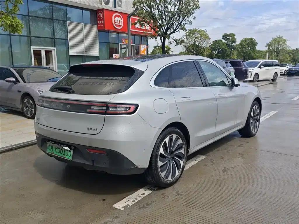 Wenjie M5 2022 Extended Range AWD Performance Edition — миниатюра 5