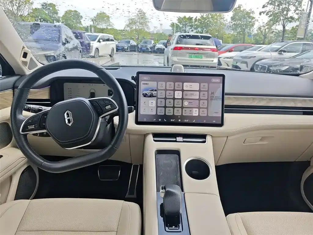 Wenjie M5 2022 Extended Range AWD Performance Edition — миниатюра 6