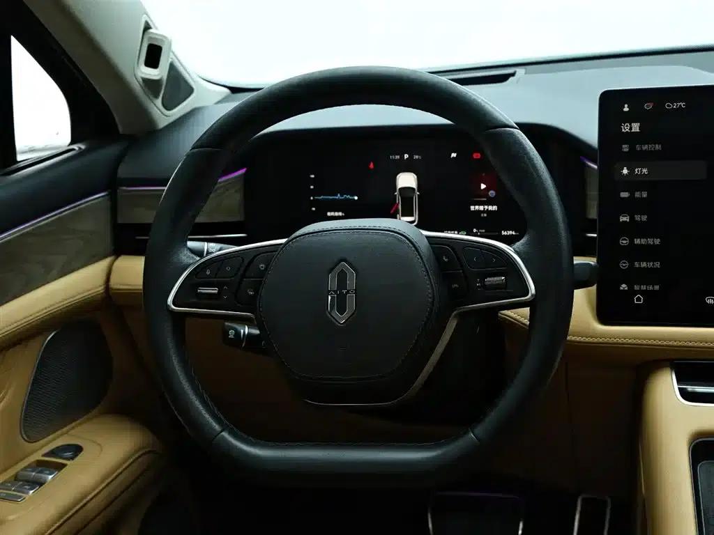 Wenjie M5 2022 Extended Range 4WD Ultimate Edition — миниатюра 13