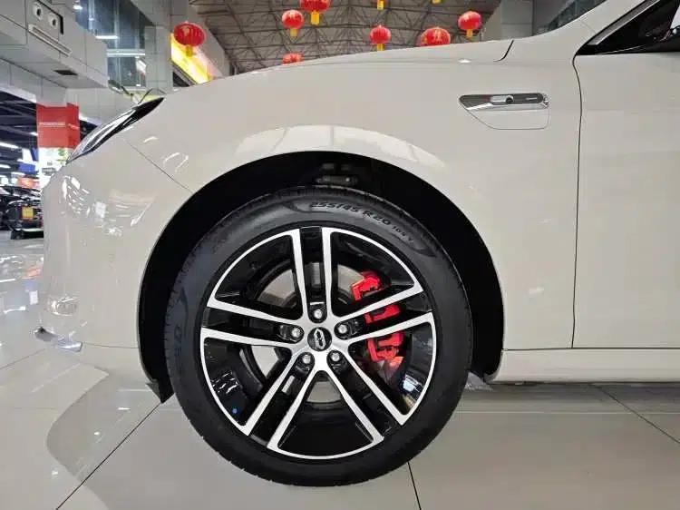 Wenjie M5 2025 Extended Range Ultra 4WD — миниатюра 20