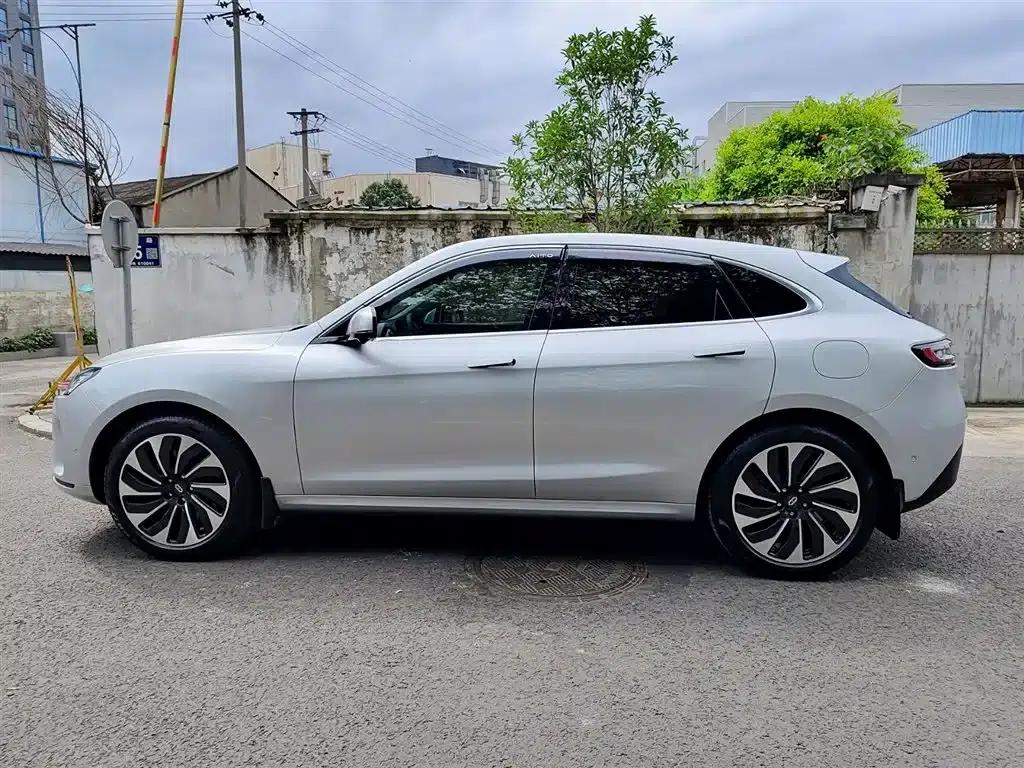 Wenjie M5 2022 Extended Range 4WD Flagship Edition — миниатюра 3