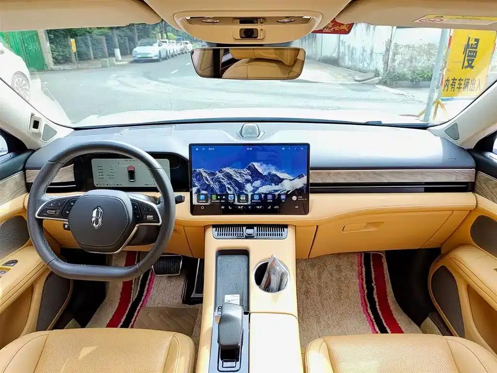 Wenjie M5 2022 Extended Range 4WD Flagship Edition — миниатюра 10