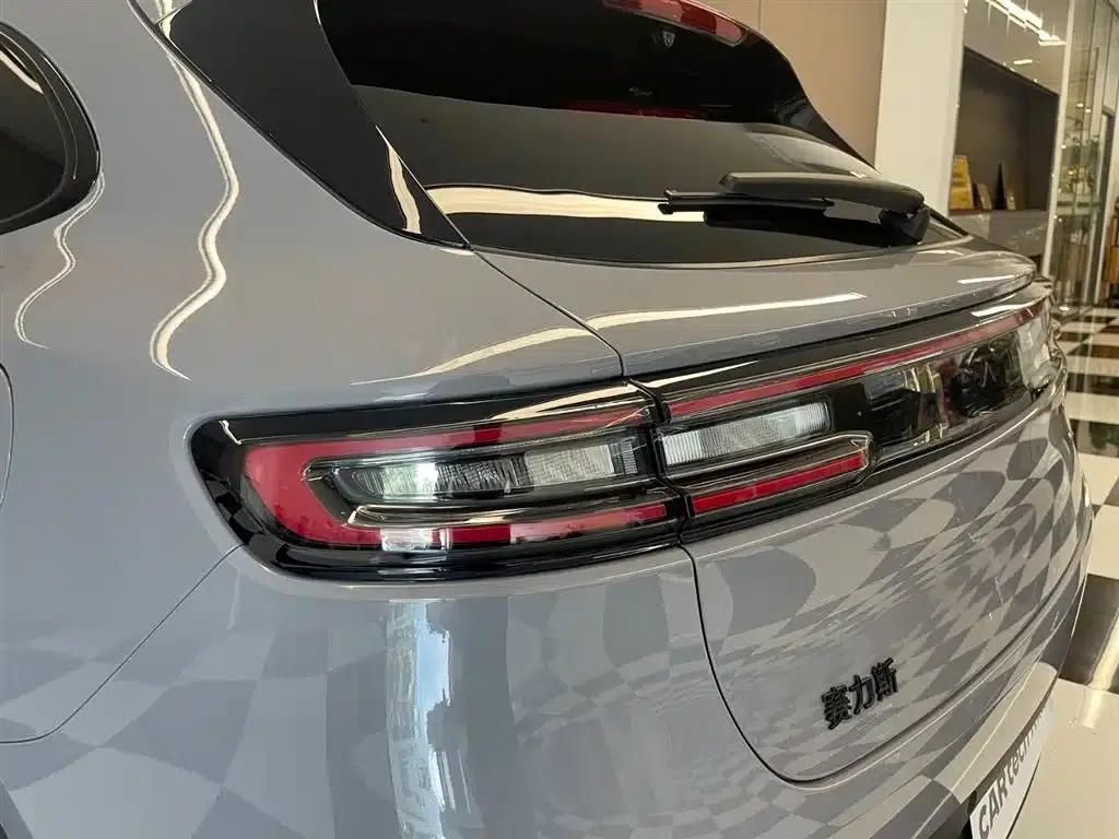 Wenjie M5 2024 Range Extended Max RS 4WD High-End Intelligent Driving Edition — миниатюра 11