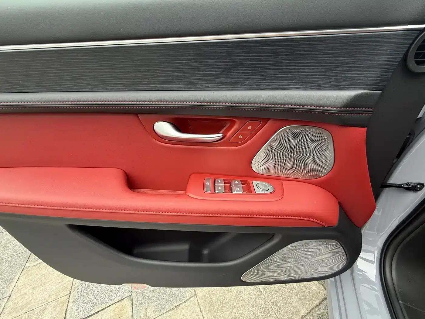 Wenjie M5 2025 Extended Range Ultra 4WD — миниатюра 20