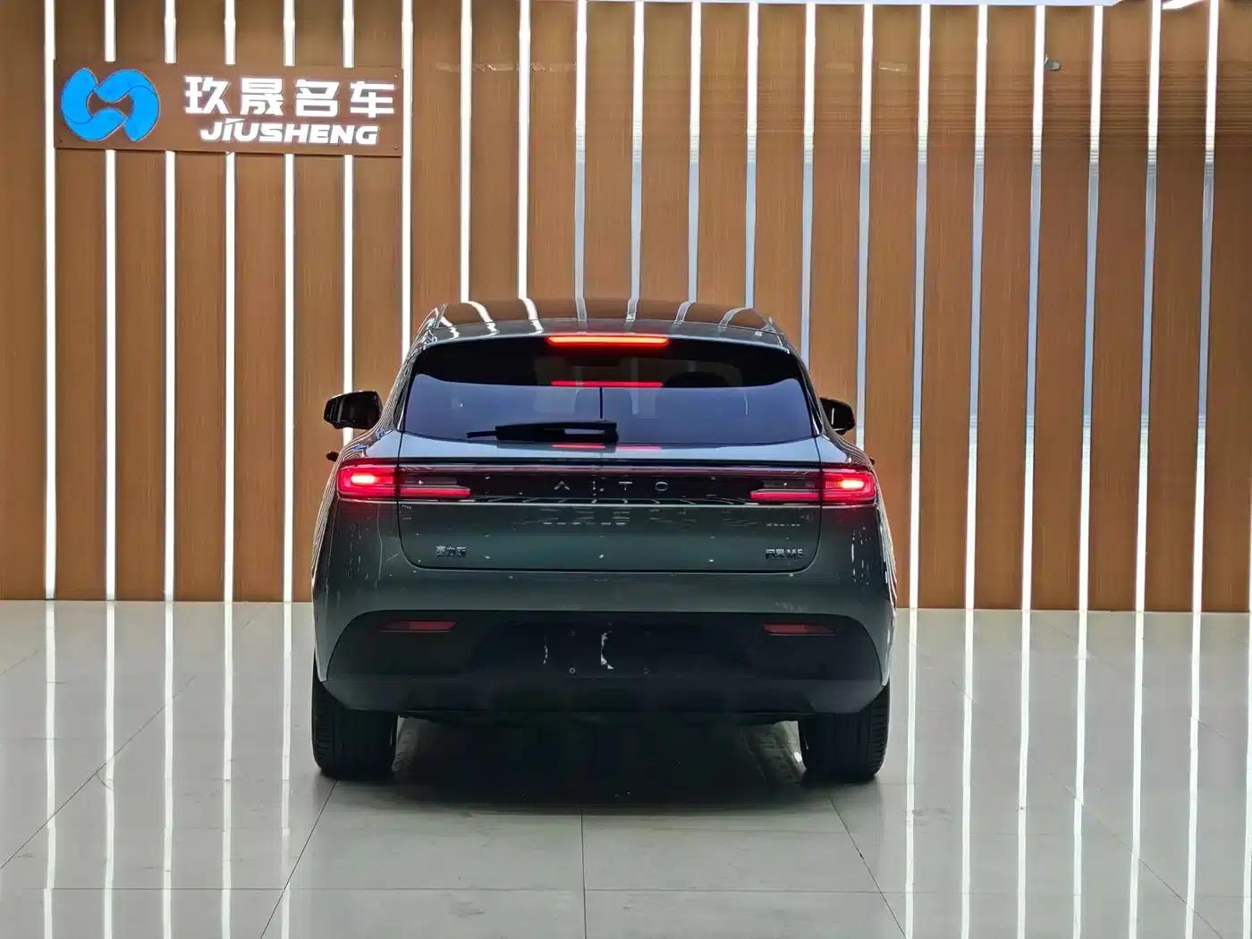 Wenjie M5 2022 Extended Range AWD Performance Edition — миниатюра 7
