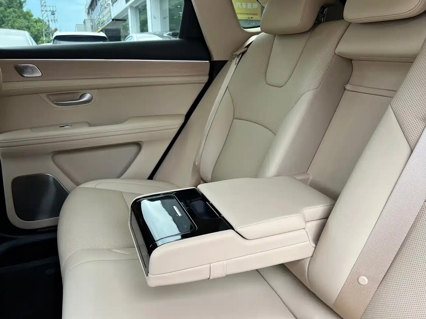 Wenjie M5 2025 Extended Range Ultra 4WD — миниатюра 16