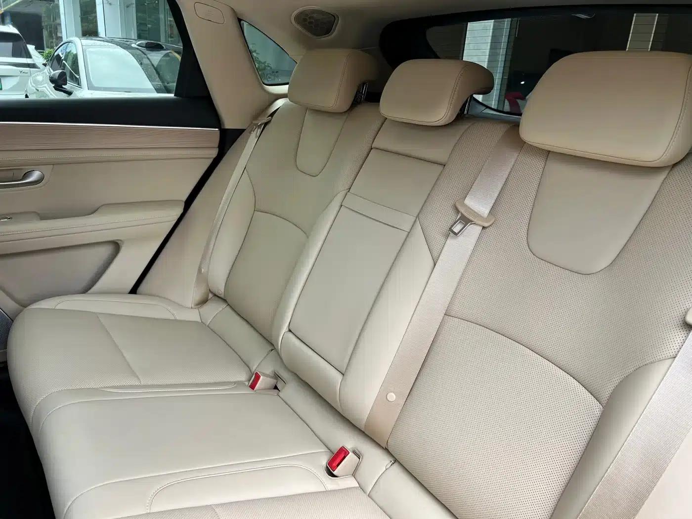Wenjie M5 2025 Extended Range Ultra 4WD — миниатюра 17