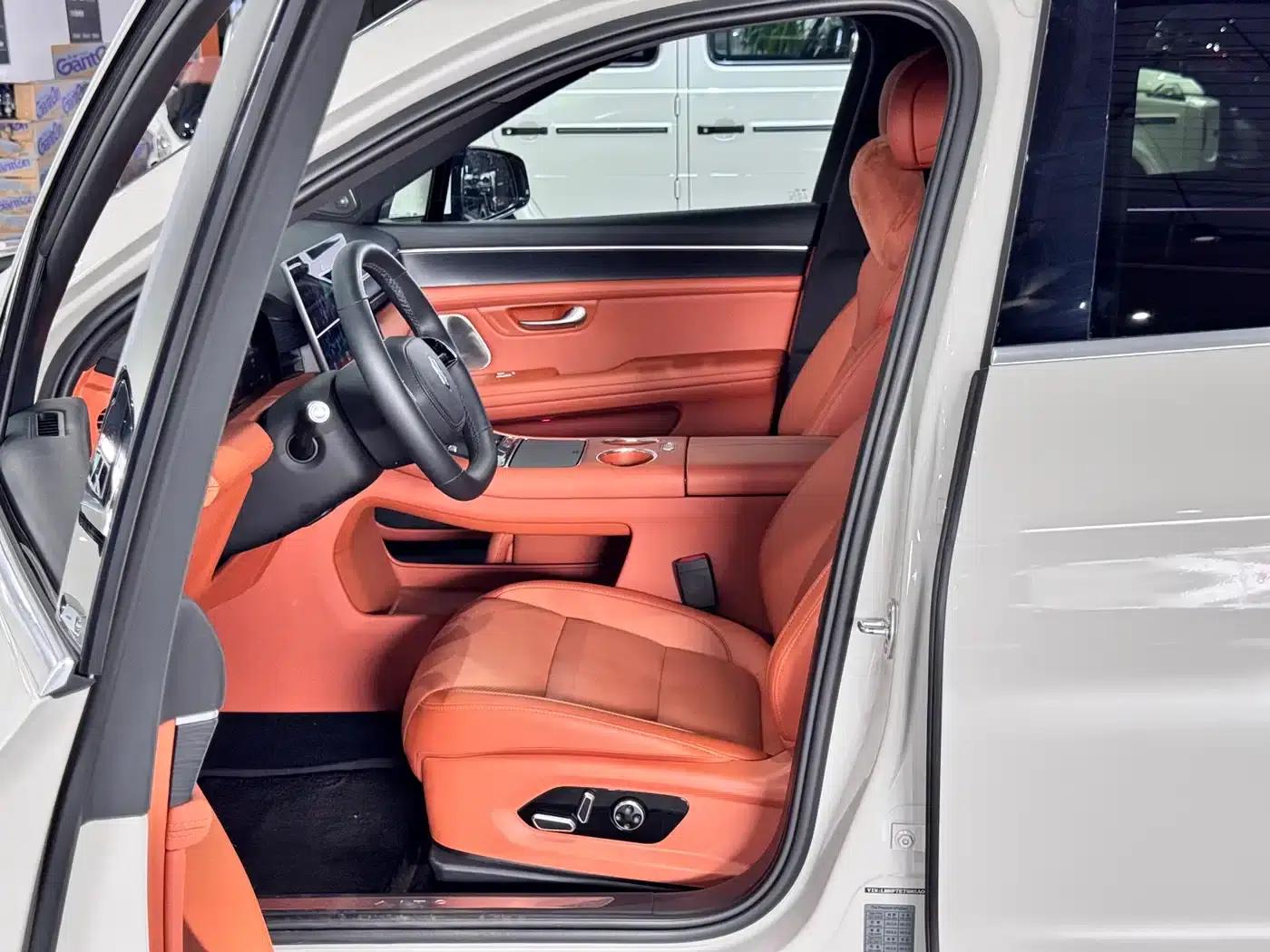 Wenjie M5 2025 Extended Range Ultra 4WD — миниатюра 9
