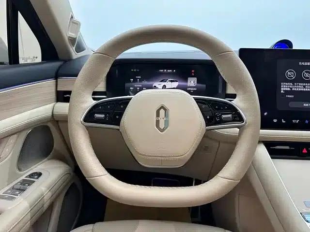 Wenjie M5 2025 Pure Electric Ultra Rear-Wheel Drive Edition — миниатюра 11