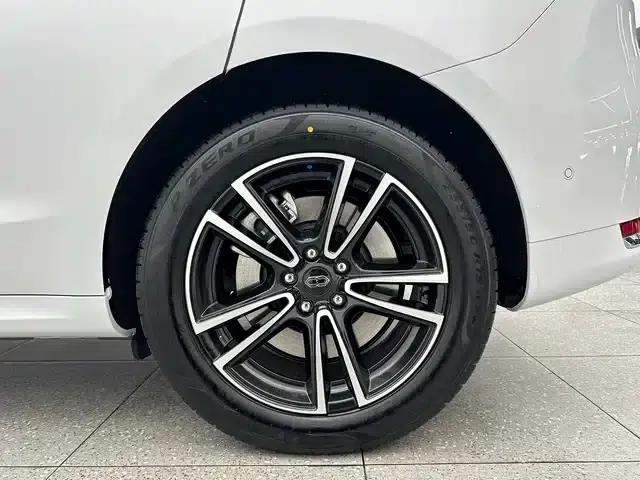 Wenjie M5 2025 Pure Electric Ultra Rear-Wheel Drive Edition — миниатюра 16