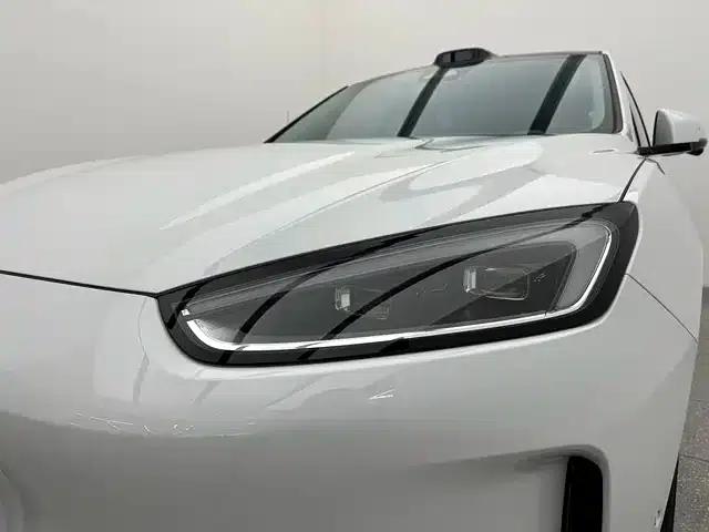 Wenjie M5 2025 Pure Electric Ultra Rear-Wheel Drive Edition — миниатюра 18