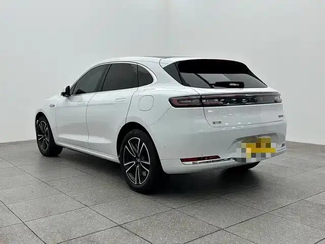 Wenjie M5 2025 Pure Electric Ultra Rear-Wheel Drive Edition — миниатюра 4