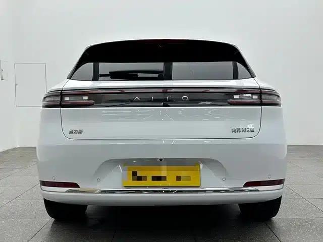 Wenjie M5 2025 Pure Electric Ultra Rear-Wheel Drive Edition — миниатюра 5