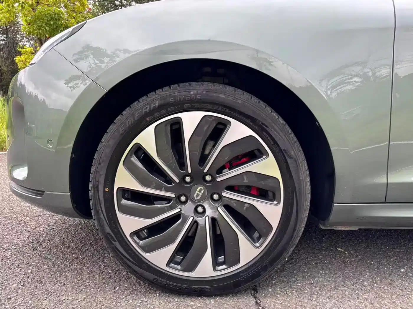 Wenjie M5 2022 Extended Range AWD Performance Edition — миниатюра 12