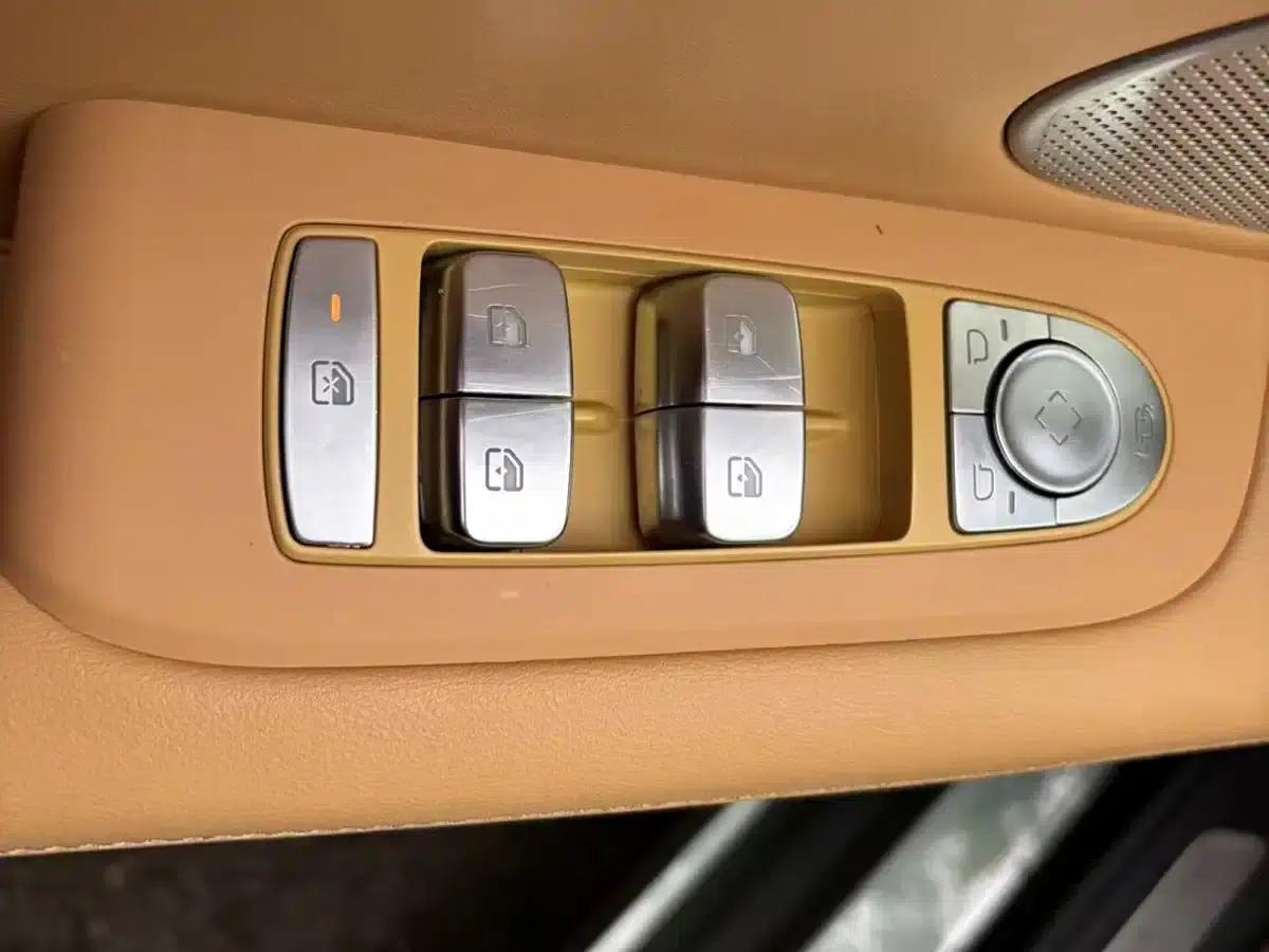 Wenjie M5 2022 Extended Range AWD Performance Edition — миниатюра 19