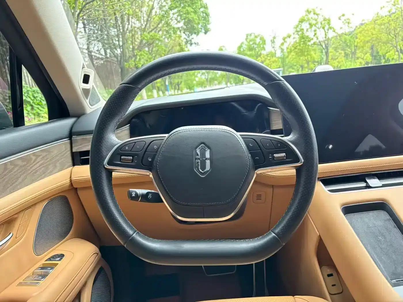 Wenjie M5 2022 Extended Range AWD Performance Edition — миниатюра 21