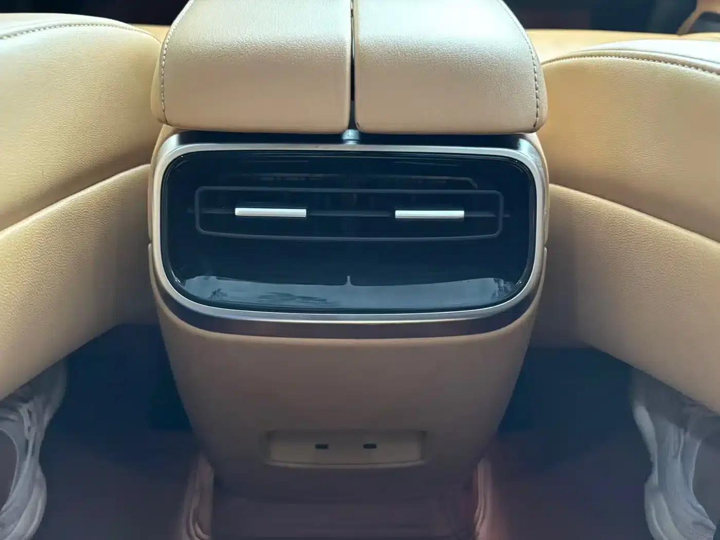 Wenjie M5 2022 Extended Range AWD Performance Edition — миниатюра 23