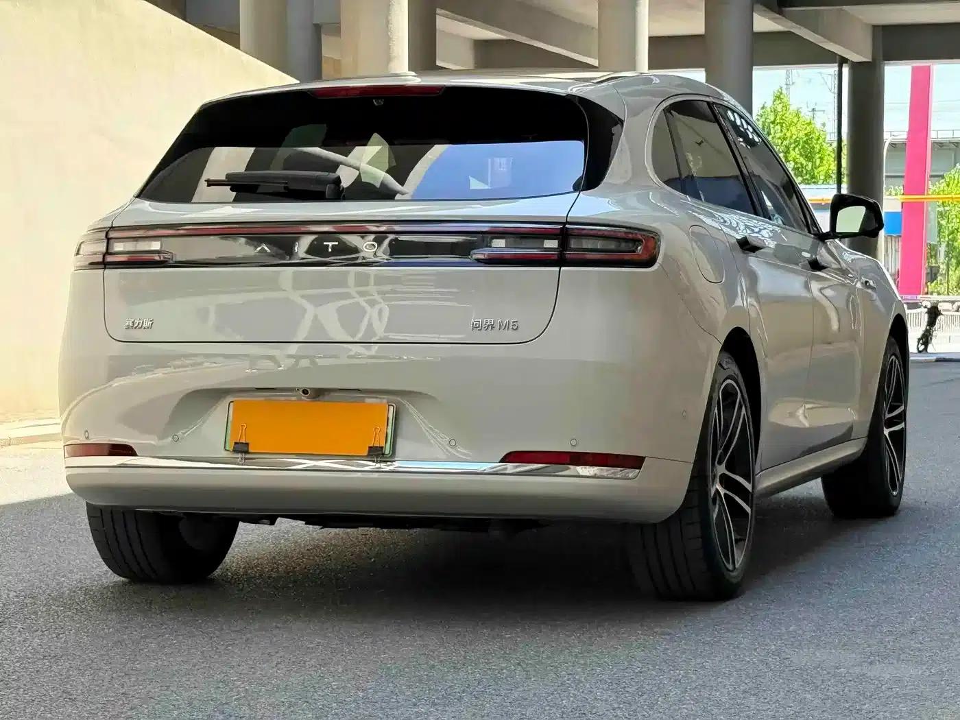 Wenjie M5 2025 Extended Range Ultra 4WD — миниатюра 4