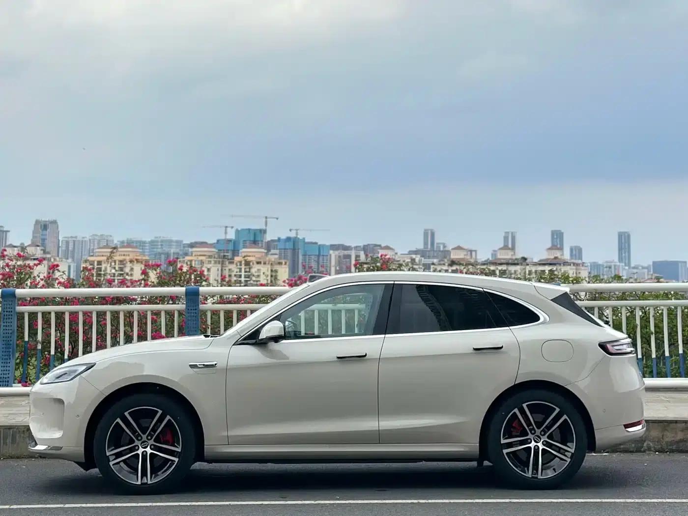 Wenjie M5 2025 Extended Range Ultra Rear-Wheel Drive Version — миниатюра 4