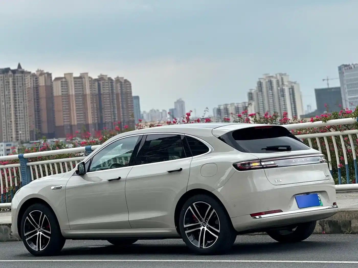 Wenjie M5 2025 Extended Range Ultra Rear-Wheel Drive Version — миниатюра 5