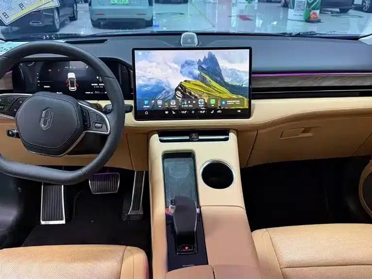 Wenjie M5 2022 Extended Range AWD Performance Edition — миниатюра 3