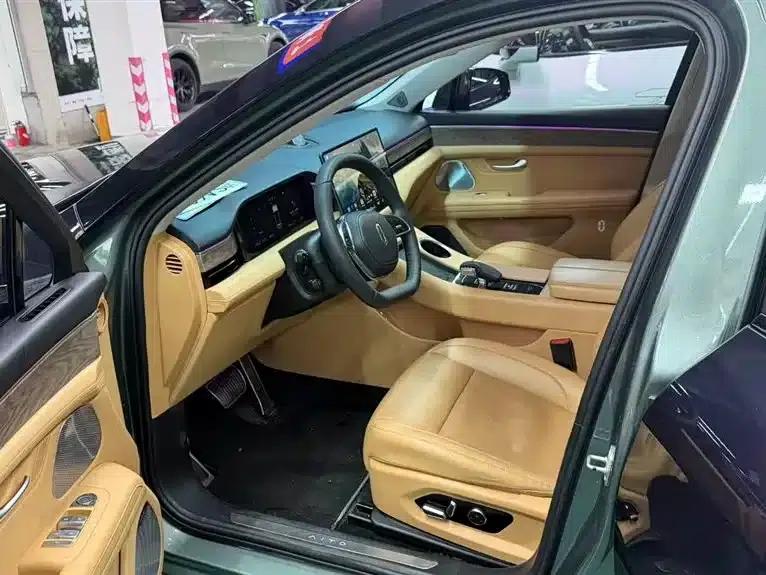 Wenjie M5 2022 Extended Range AWD Performance Edition — миниатюра 4