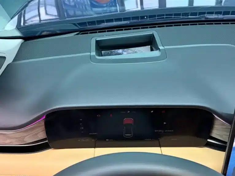 Wenjie M5 2022 Extended Range AWD Performance Edition — миниатюра 8