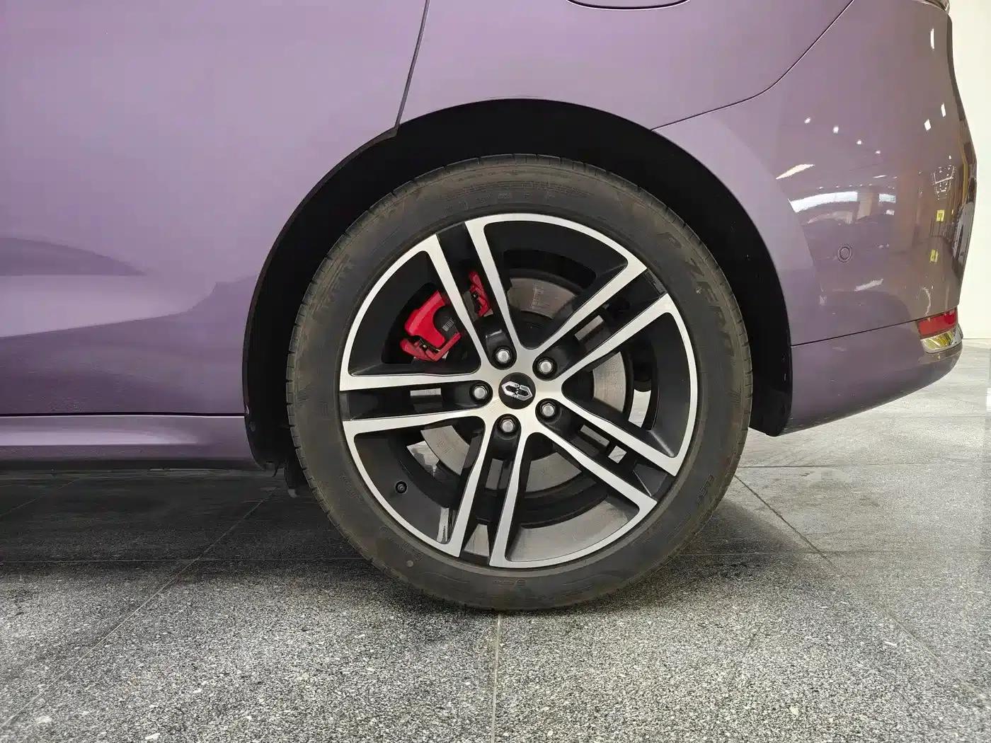 Wenjie M5 2025 Extended Range Ultra 4WD — миниатюра 10